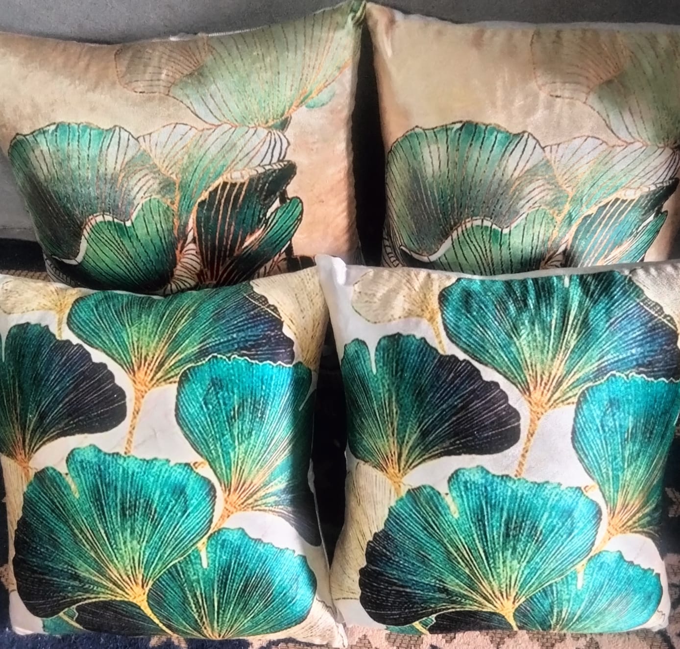Pack of 4 pack velvet decorative print cushion ( multi )