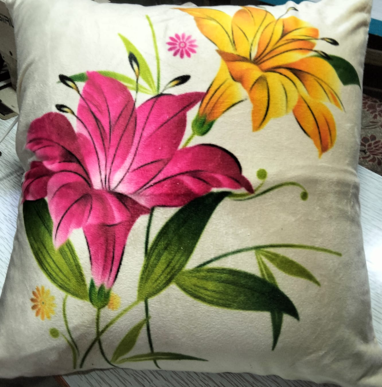 Pack of 2 pack velvet decorative print cushion  ( multi )