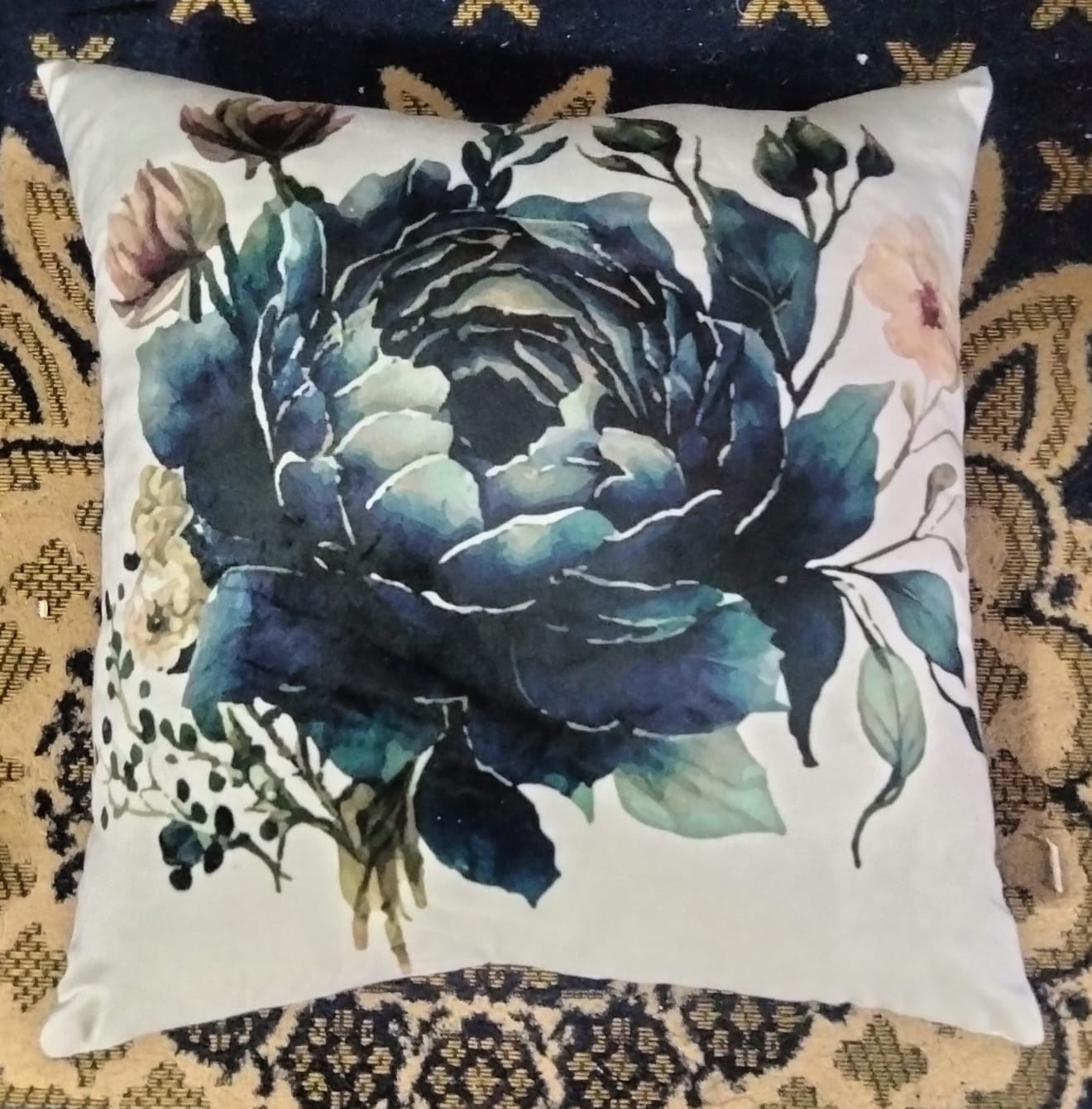 Pack of 2 pack velvet decorative print cushion  ( multi )