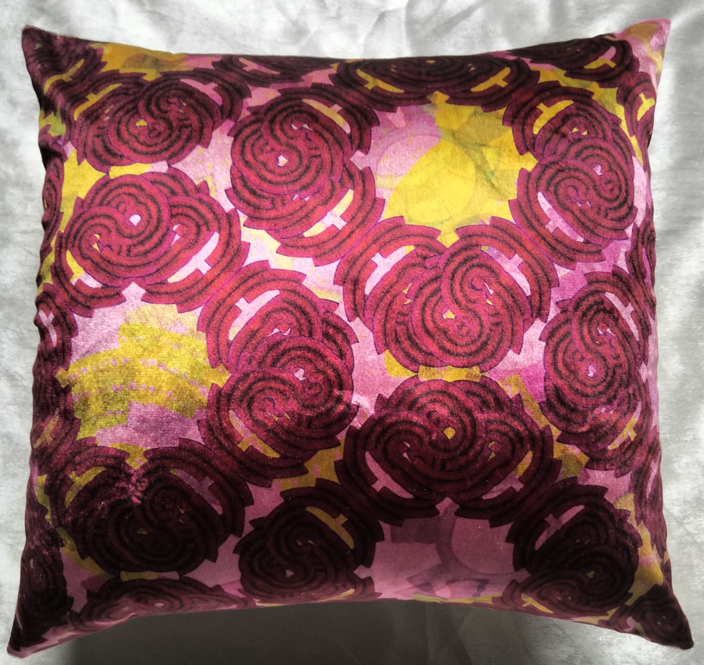 Pack of 2 pack velvet decorative print cushion  ( multi )