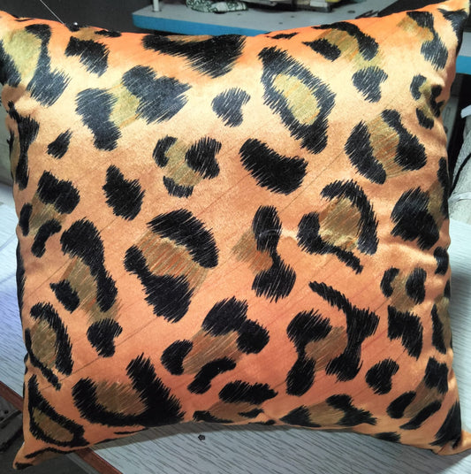 Pack of 2 pack velvet decorative print cushion  ( multi )