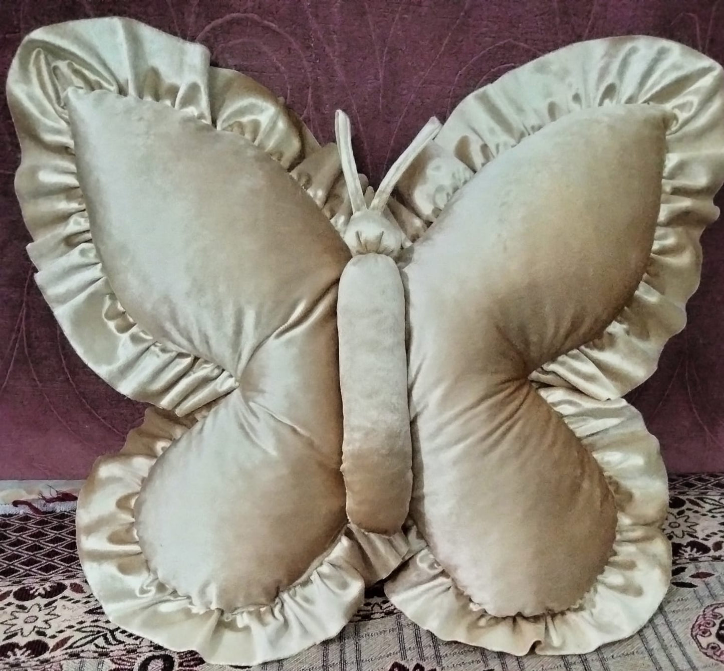 Pack of 1 pack velvet butterfly cushion  ( Light Golden )