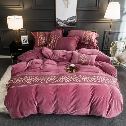 Embroidered velvet Duvet set 8 Pieces( T- PINK)