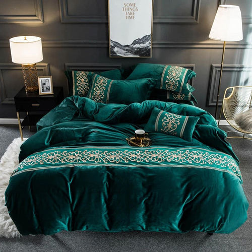 Embroidered velvet Duvet set 8 Pieces( green)